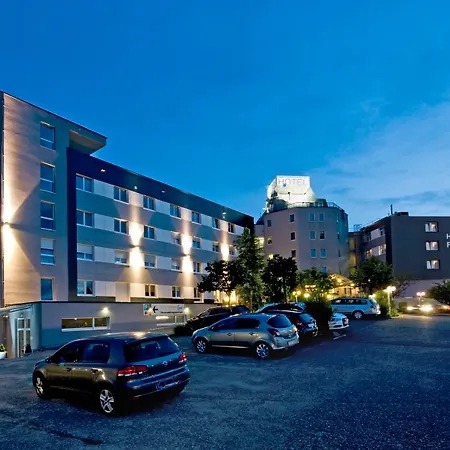 Fortuna Reutlingen-tuebingen 4* רויטלינגן
