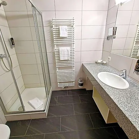 מלון Fortuna Reutlingen-tuebingen 4*